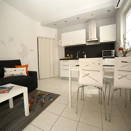 Dandelion Apartment